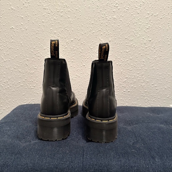 Dr. Martens 2976 Platform Chelsea Boot - Picture 4 of 5